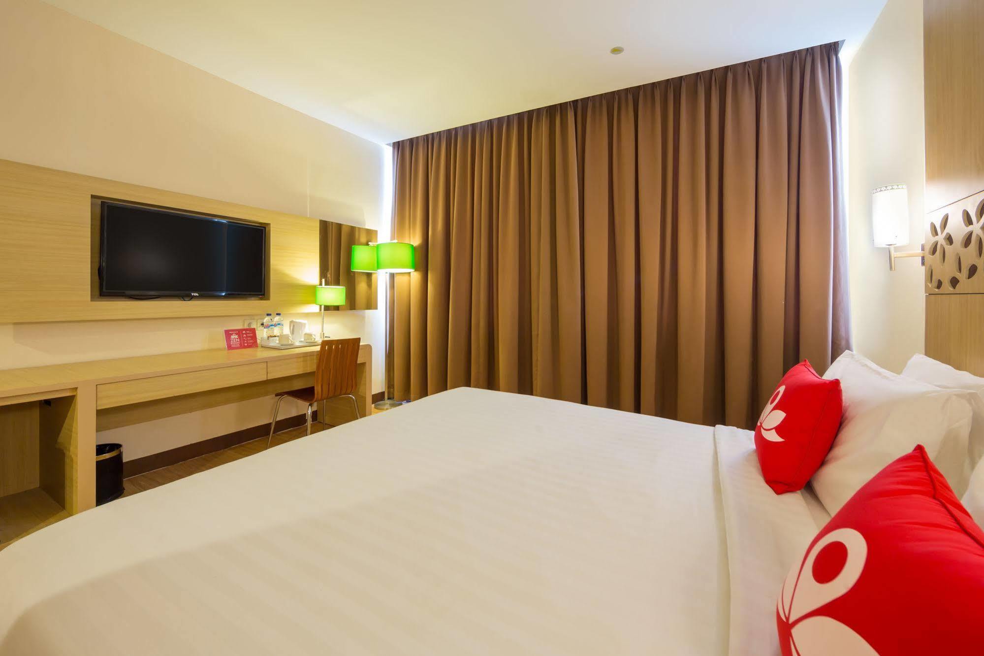 Zen Rooms Kuta Tuban Suites Exterior foto